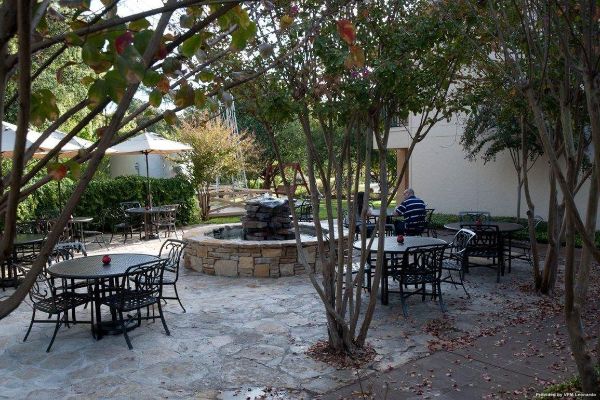 FREDERICKSBURG INN AND SUITES (Fredericksburg)